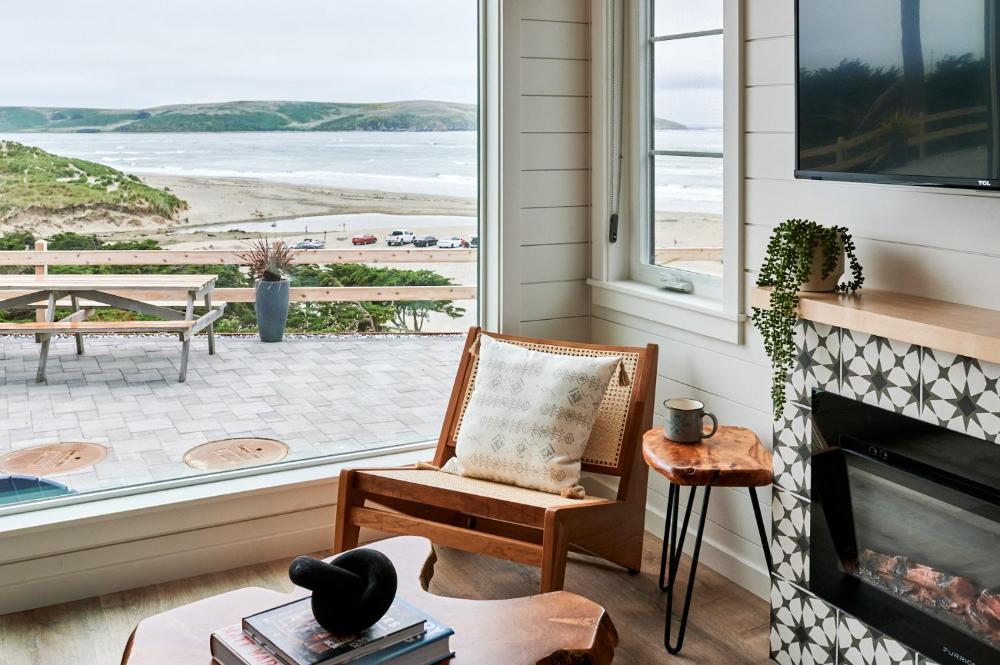 Deluxe Bungalow with Sea View interior